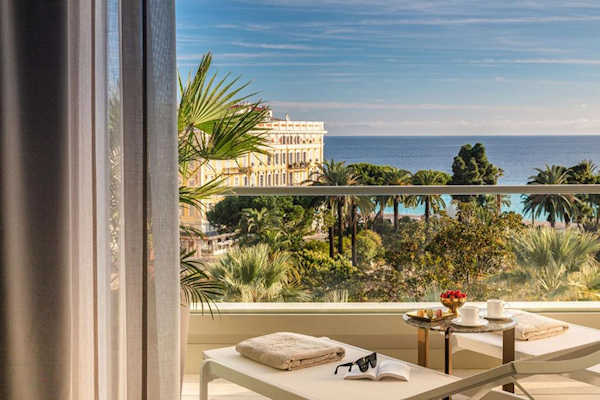 Anantara Plaza