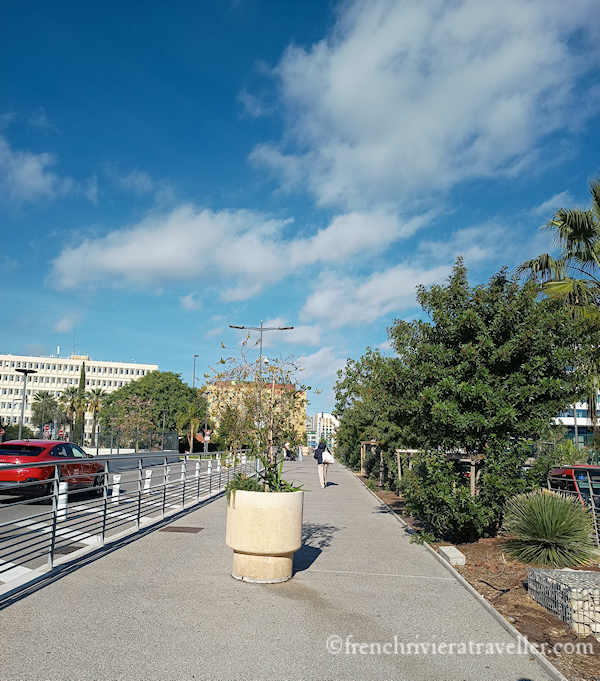 Pedestrian promenade, Nice airport